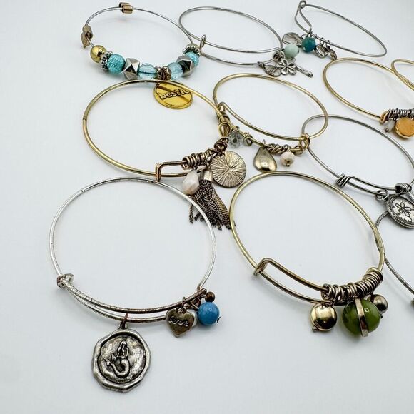 Vintage Charm Bracelets 12 Pieces - Silver Tone & Gold Tone Adjustable Bracelets - Picture 3 of 11
